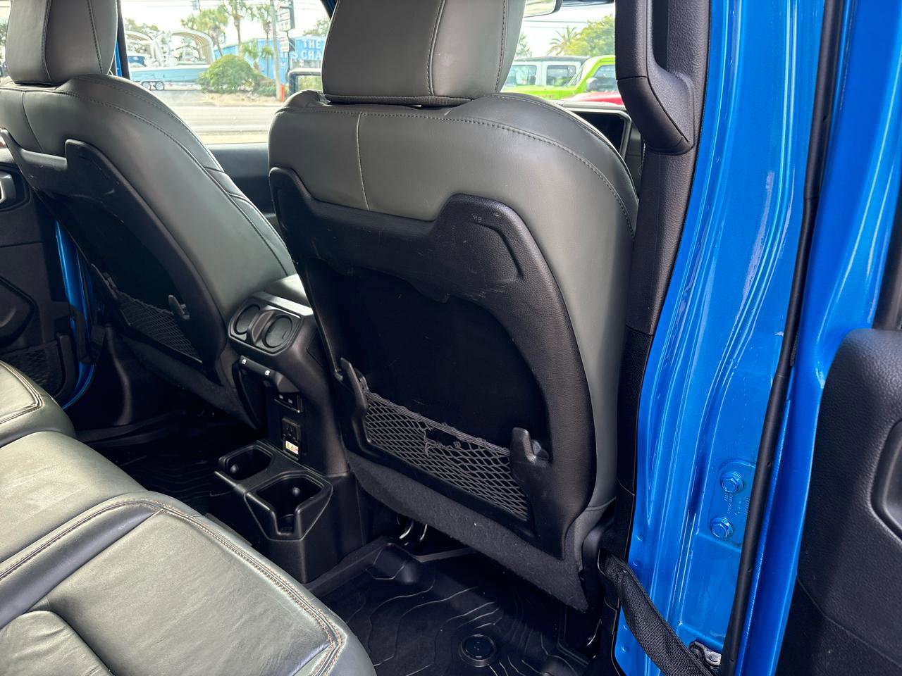 Used 2024 Jeep Gladiator Mojave AWD/4WD image 11