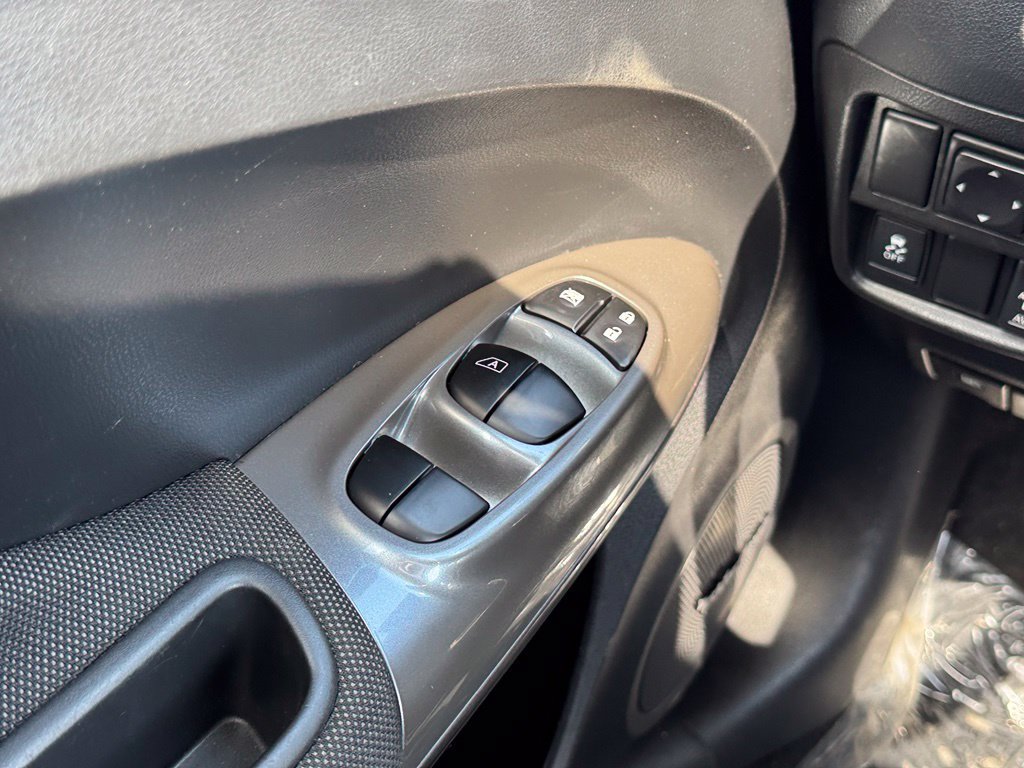 Used 2014 Nissan Juke SL AWD/4WD image 33