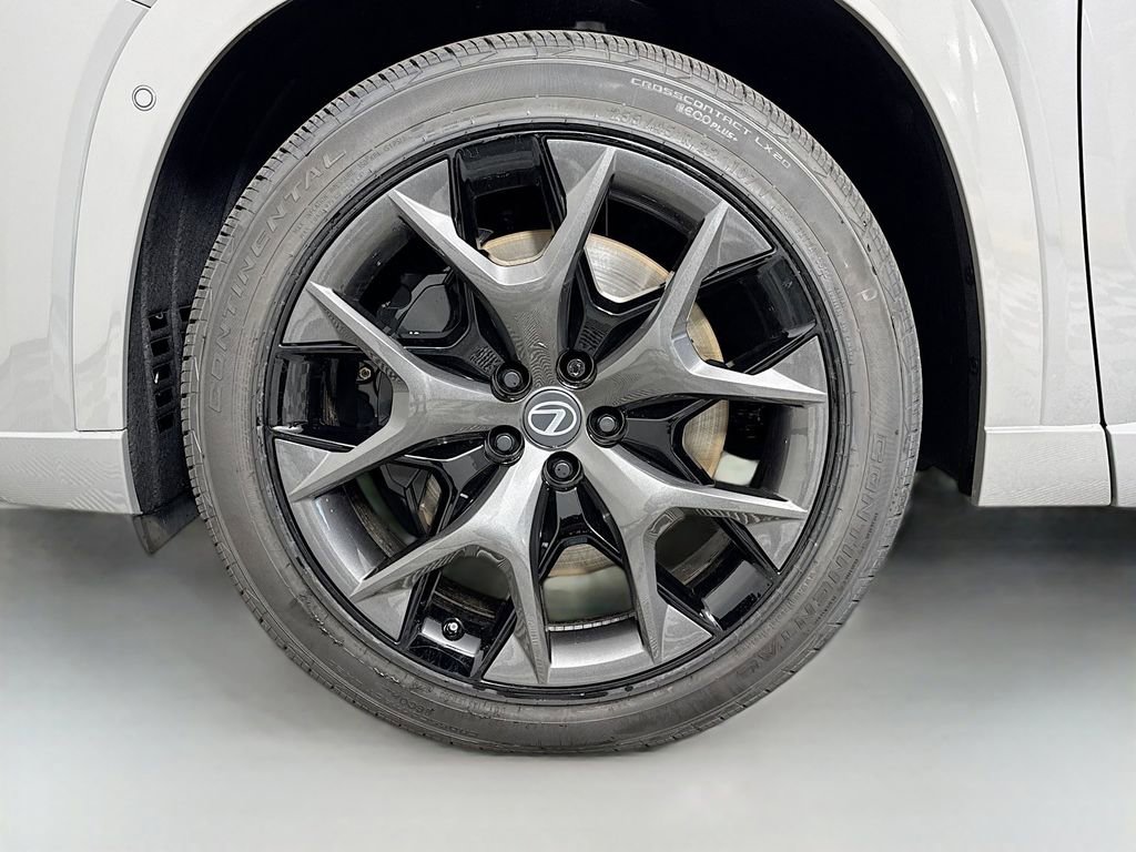 New 2026 Lexus TX 500h AWD image 23