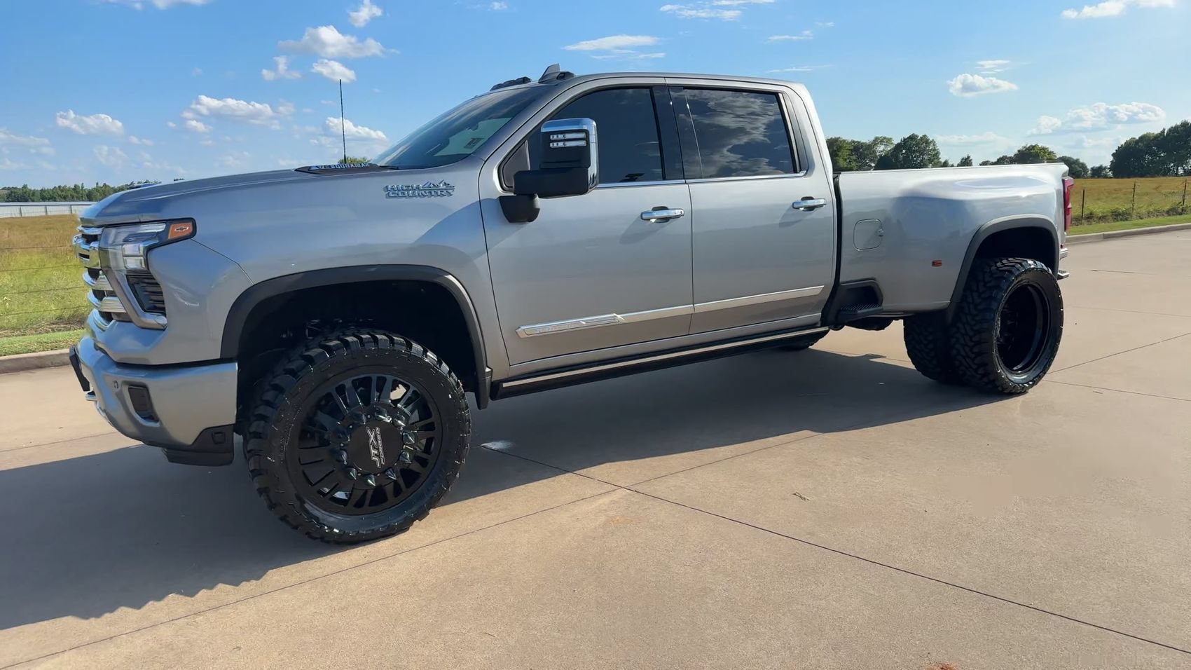 New 2026 Chevrolet Silverado 3500 High Country w/ Technology Package AWD/4WD image 5