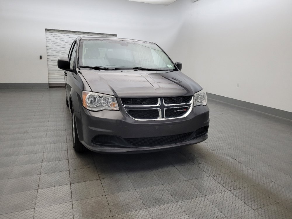 Used 2018 Dodge Grand Caravan SE w/ UConnect Hands-Free Group image 14