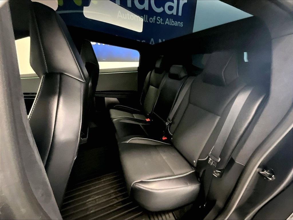 Used 2024 Tesla Cybertruck AWD Crew Cab image 15