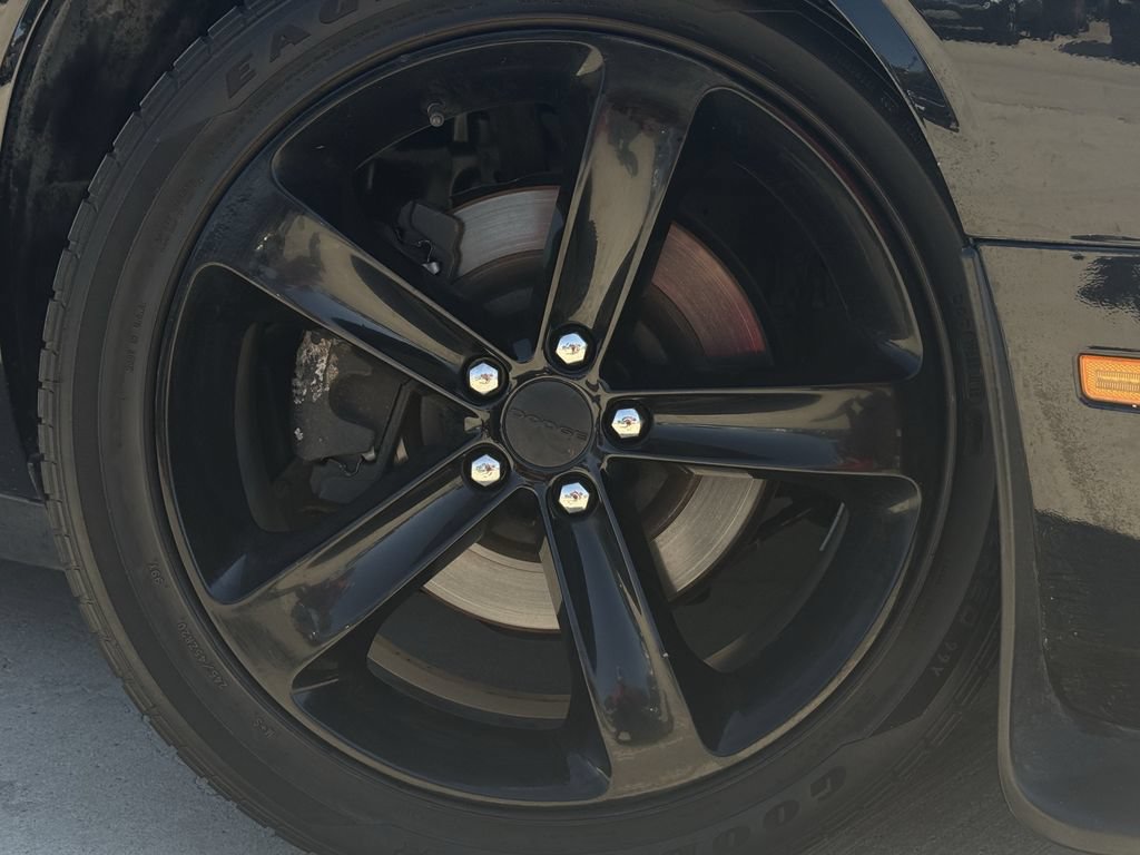 Used 2016 Dodge Challenger R/T RWD image 10