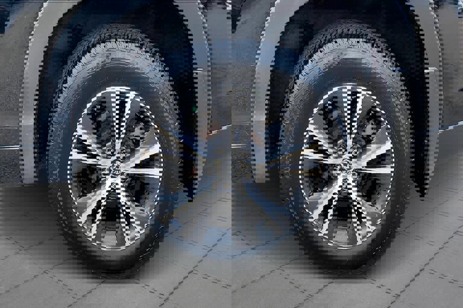 Used 2018 Toyota Highlander LE AWD/4WD image 11