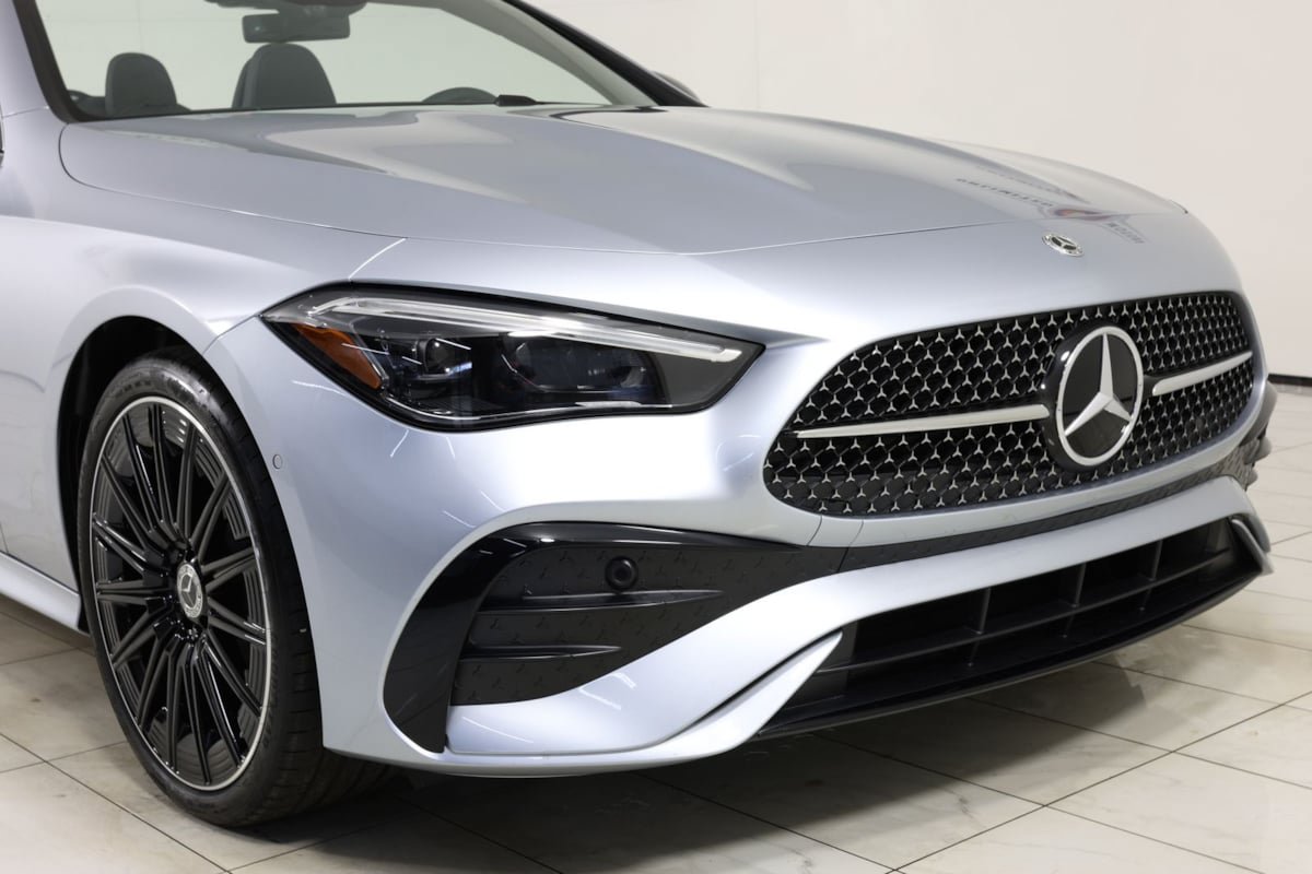 Used 2024 Mercedes-Benz CLE 300 4MATIC Cabriolet image 40