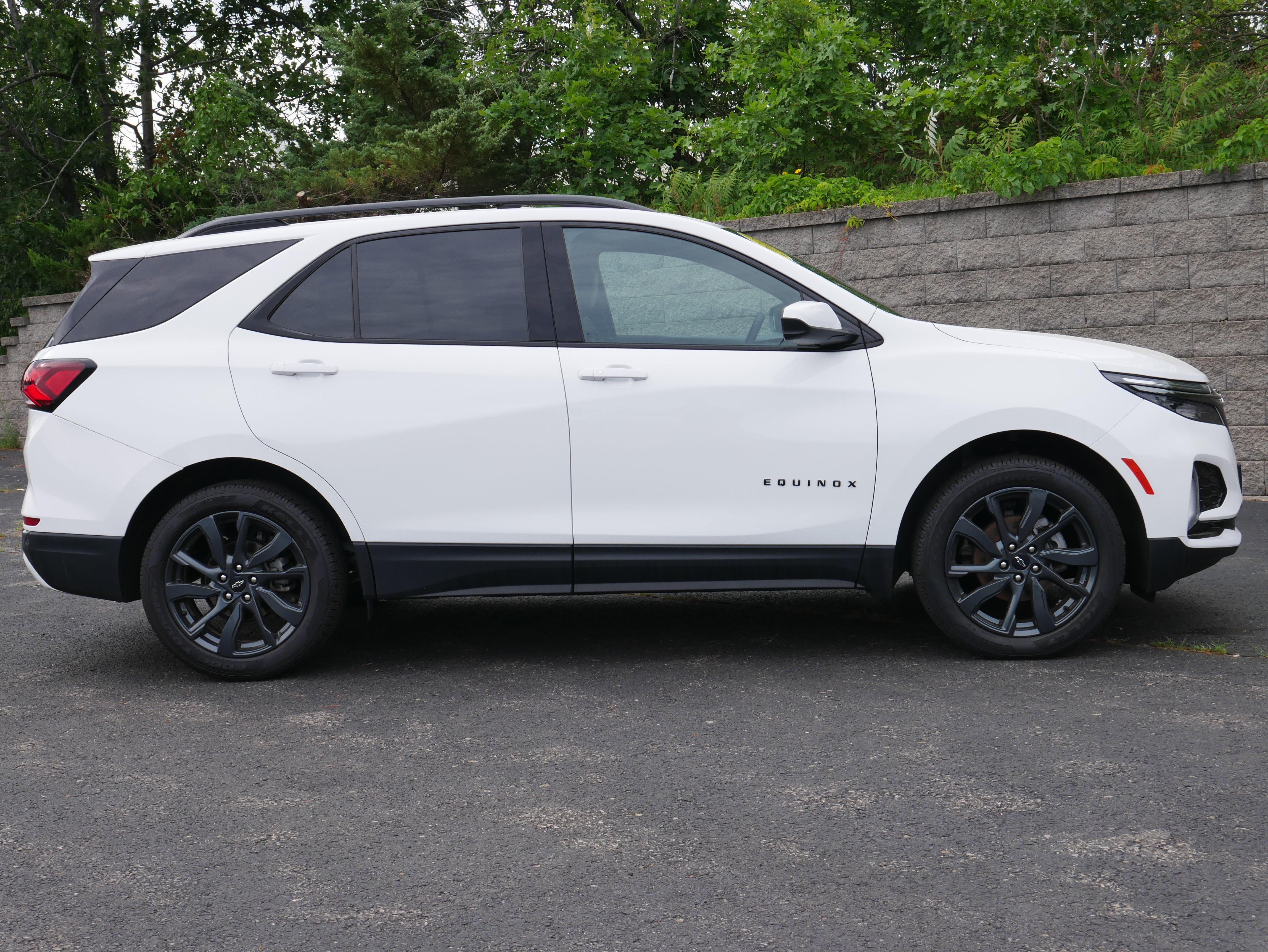 Used 2023 Chevrolet Equinox RS AWD/4WD image 8