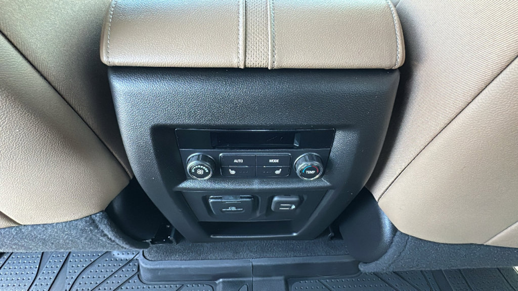 Used 2023 Chevrolet Traverse Premier image 25