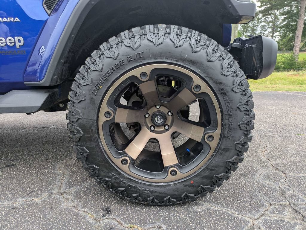Used 2020 Jeep Wrangler Unlimited Sahara AWD/4WD image 11