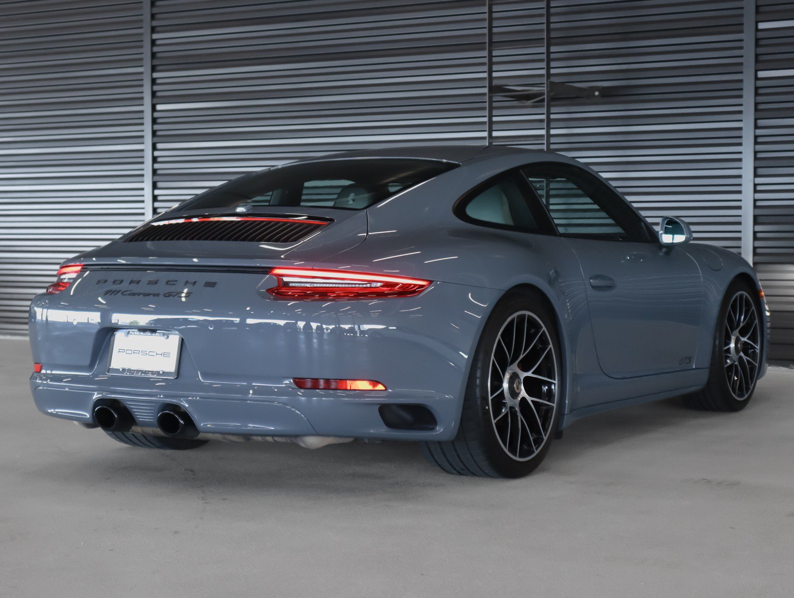 Used 2017 Porsche 911 Carrera GTS RWD image 11