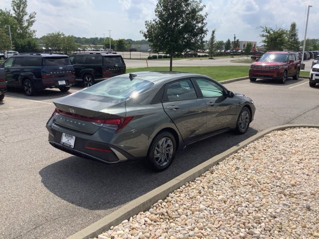 Certified 2024 Hyundai Elantra SEL FWD image 6