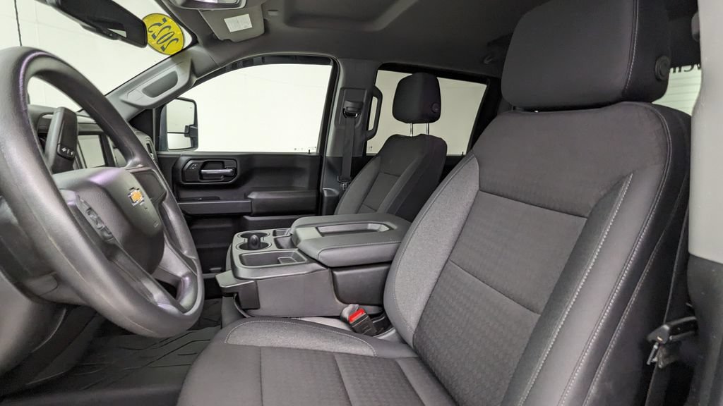 Used 2025 Chevrolet Silverado 2500 Custom w/ Custom Value Package AWD/4WD image 2