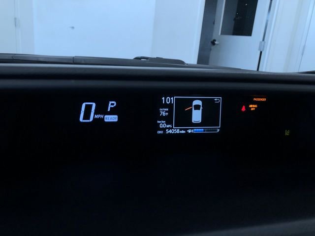 Certified 2018 Toyota Prius C Three FWD image 29