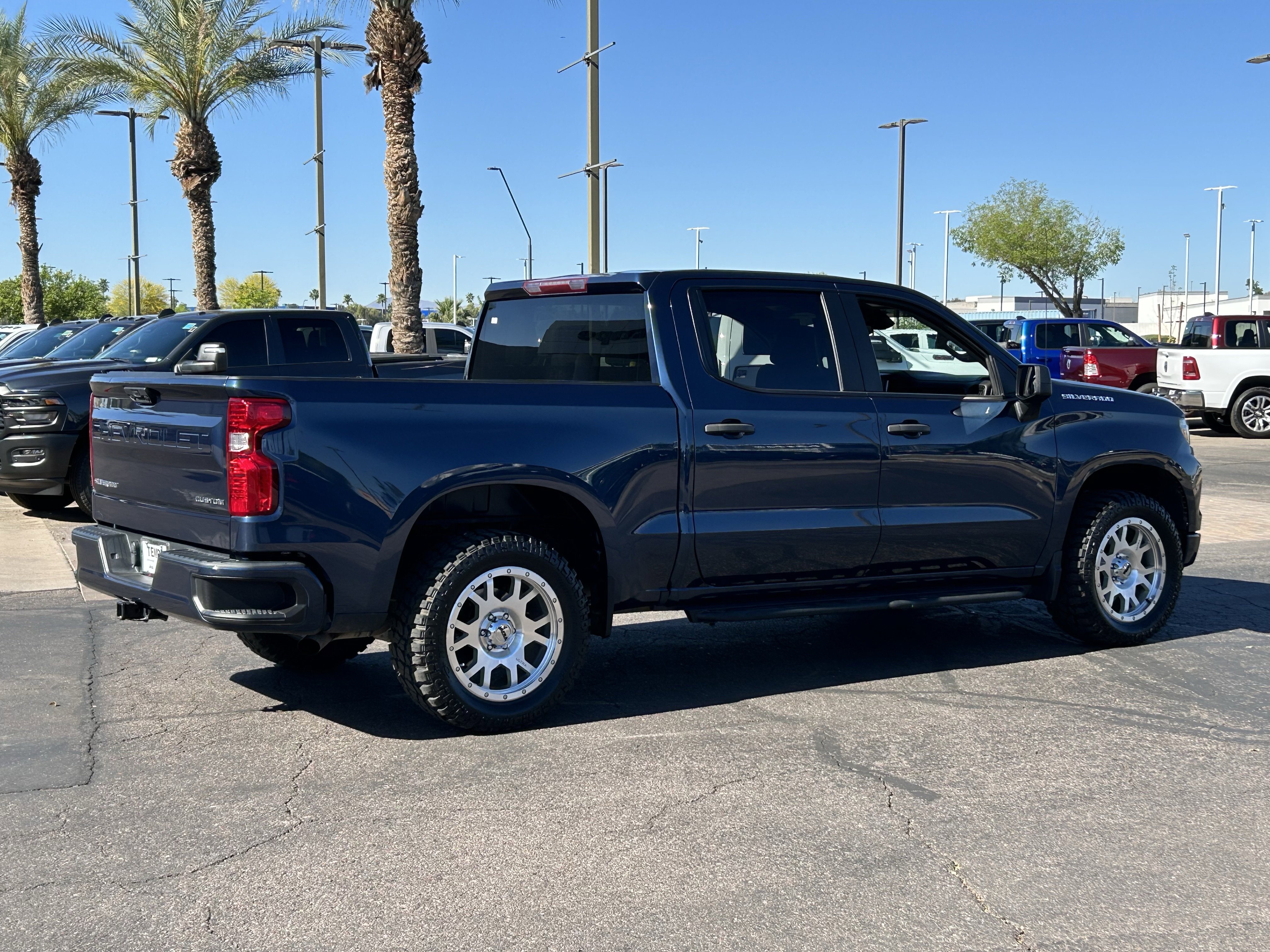 Used 2022 Chevrolet Silverado 1500 Custom image 5