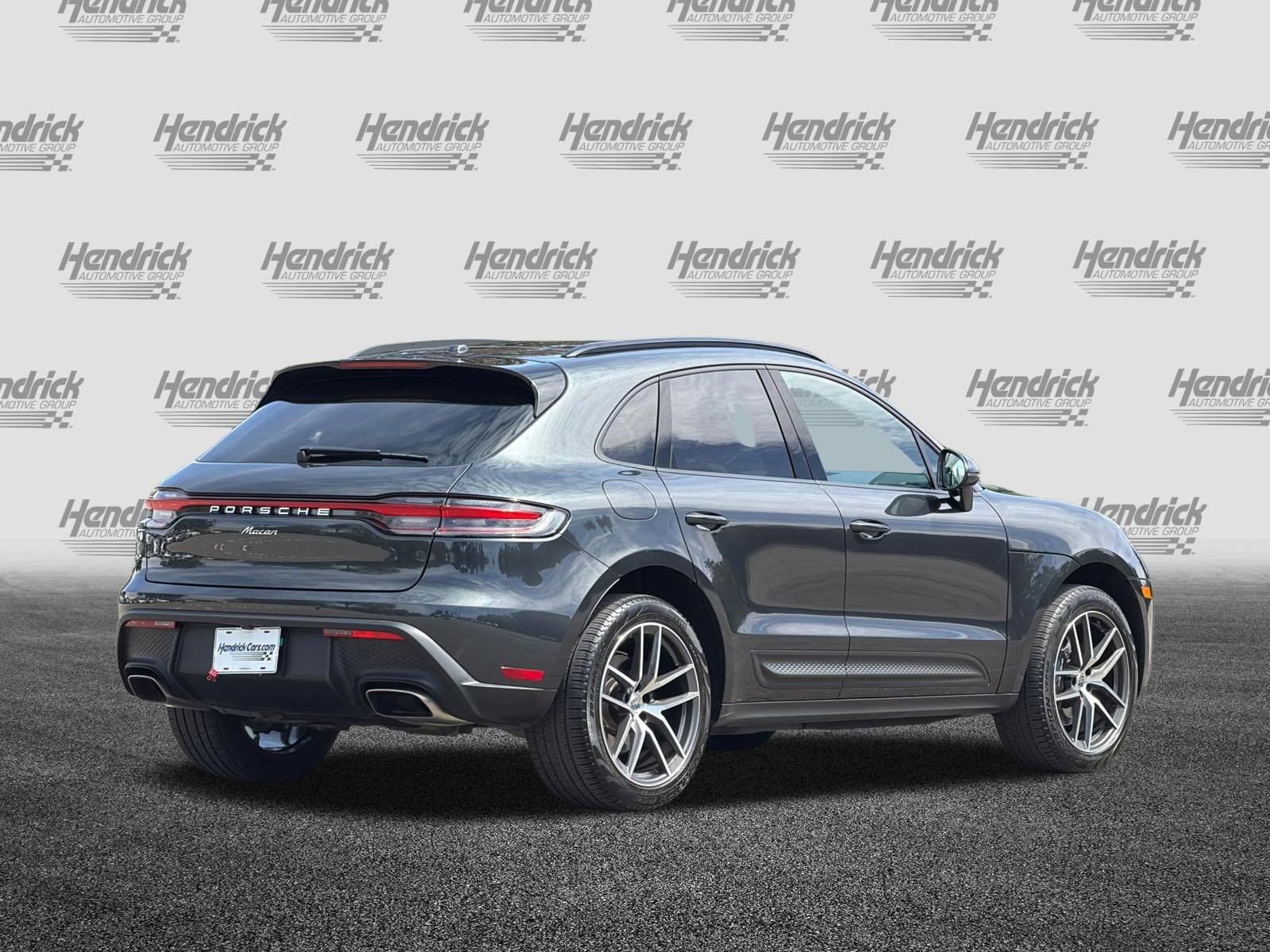 Used 2025 Porsche Macan image 5