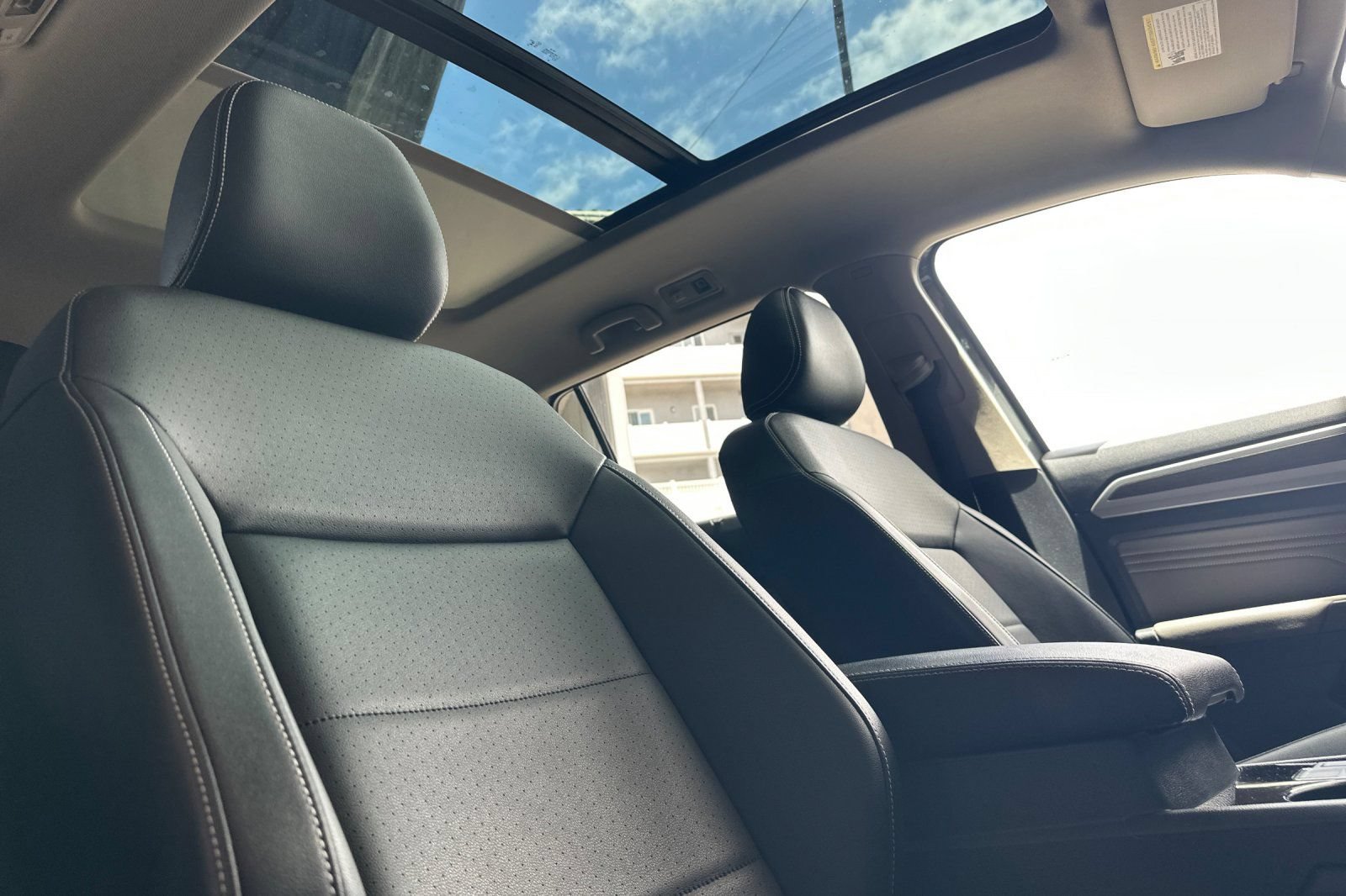 Used 2023 Volkswagen Atlas SE w/ Panoramic Sunroof Package FWD image 18