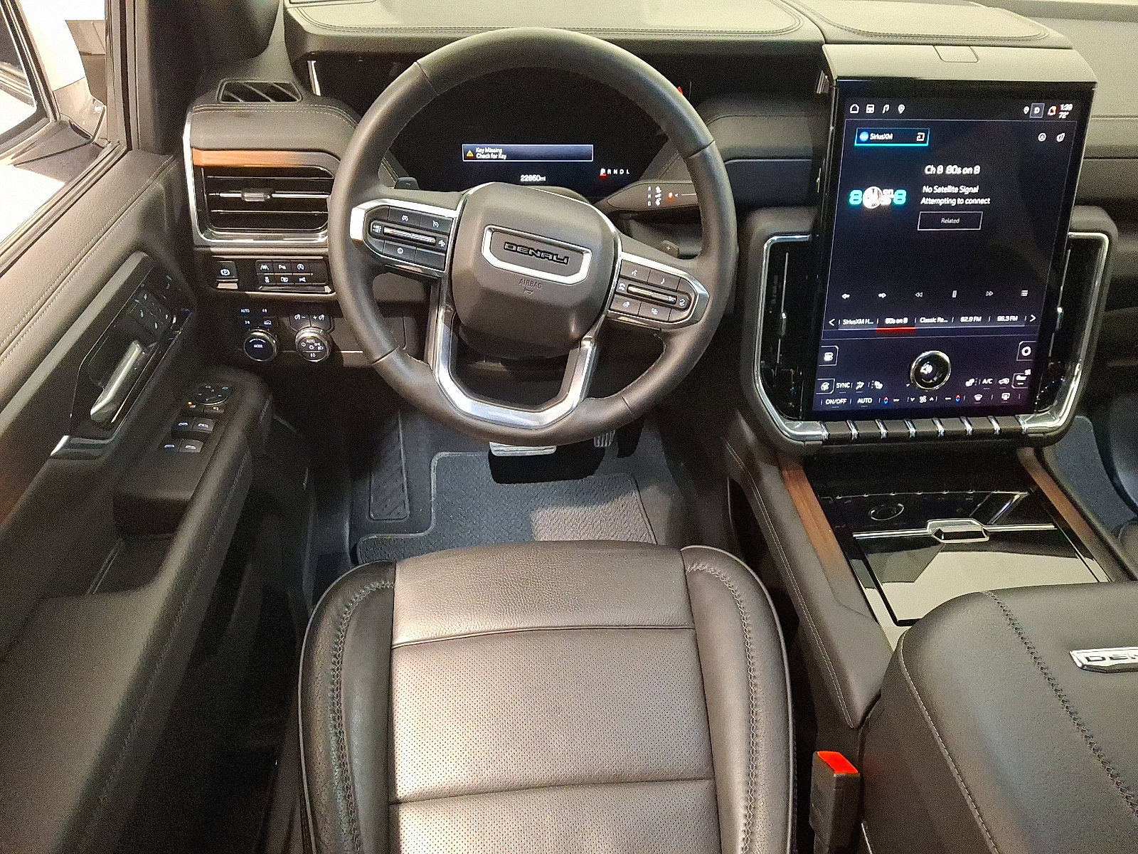 Used 2025 GMC Yukon Denali image 13