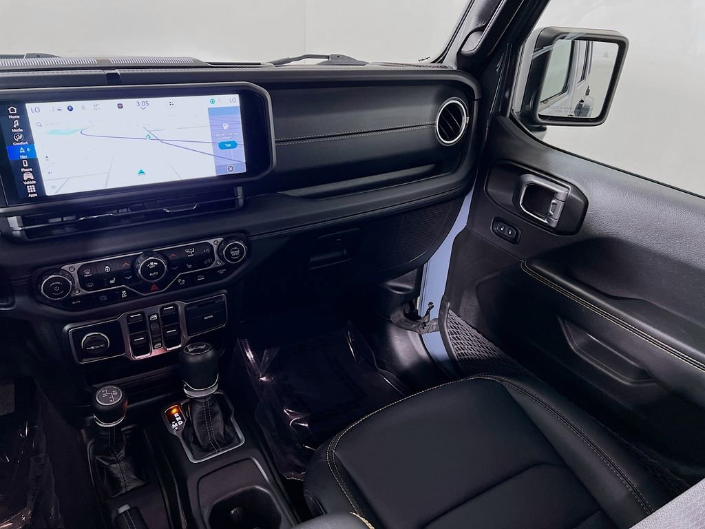 Used 2024 Jeep Wrangler Unlimited Sahara w/ Technology Group image 21