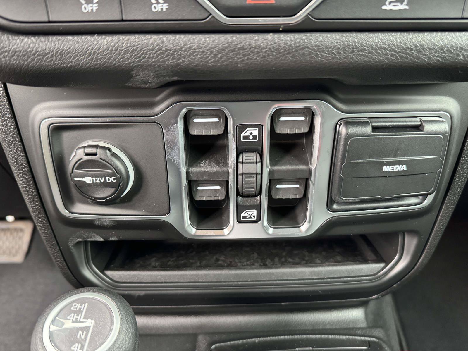 New 2026 Jeep Gladiator Sport AWD/4WD image 6