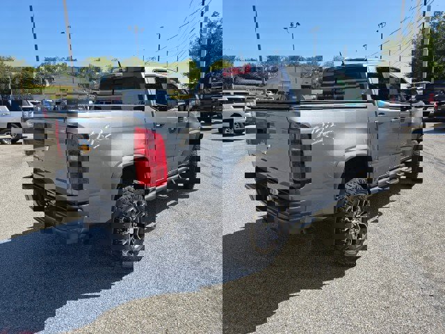 Used 2018 Chevrolet Colorado ZR2 image 12
