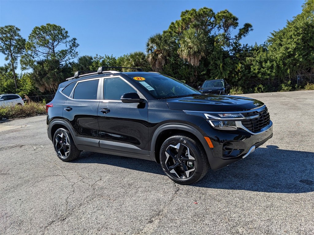 Certified 2025 Kia Seltos EX w/ EX Sunroof Package image 3