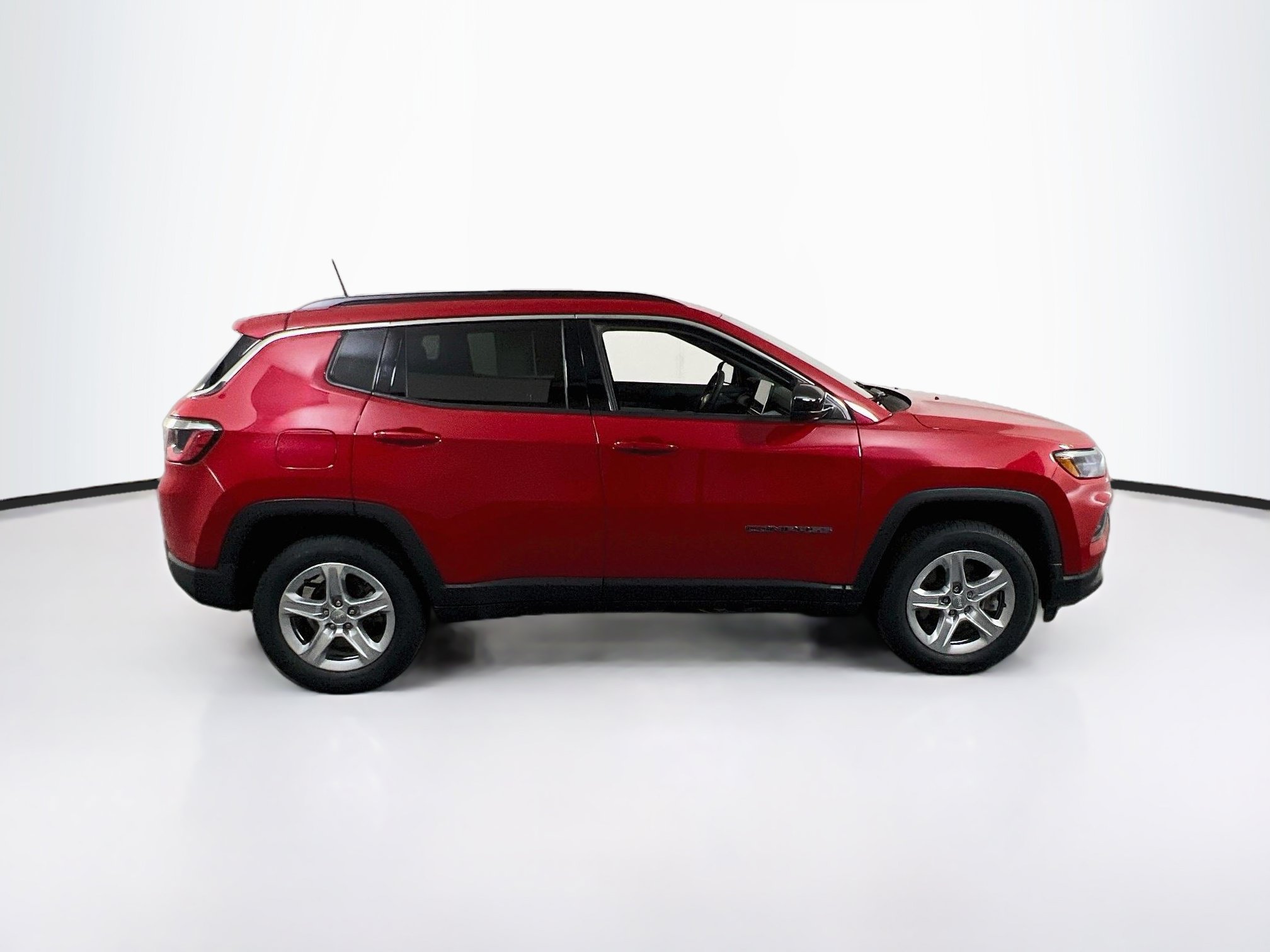 Used 2023 Jeep Compass Latitude w/ Convenience Group AWD/4WD image 4