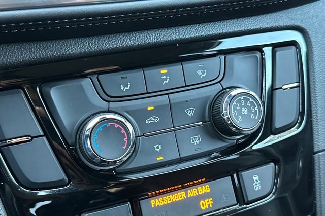Used 2022 Buick Encore Preferred w/ Safety Package AWD/4WD image 28