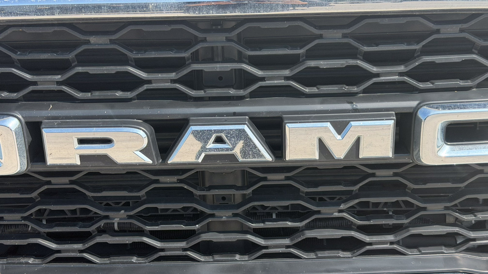 Used 2022 RAM 3500 Tradesman w/ Chrome Appearance Group AWD/4WD image 5