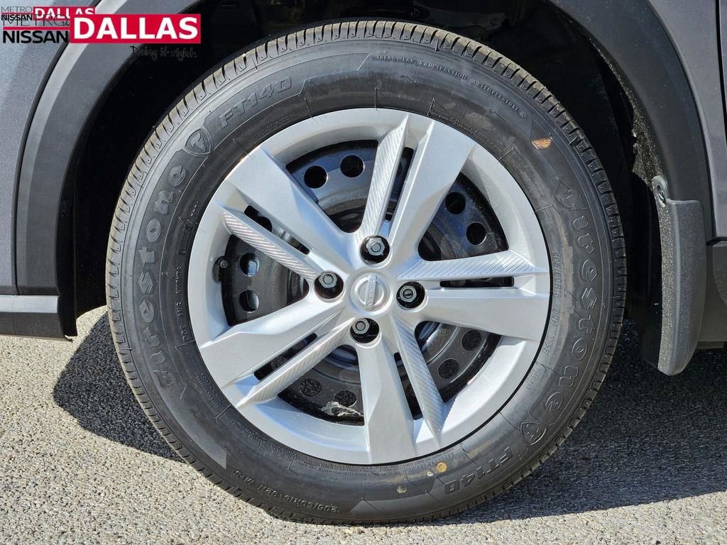 New 2025 Nissan Kicks Play S image 9