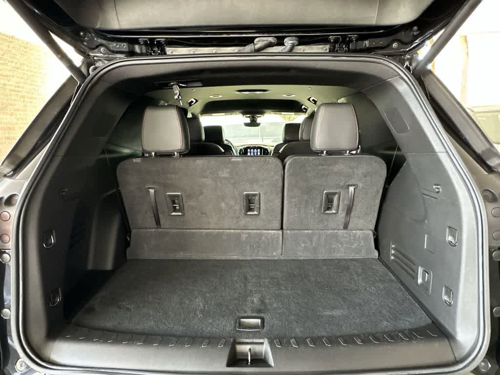 Used 2023 Chevrolet Traverse RS FWD image 25