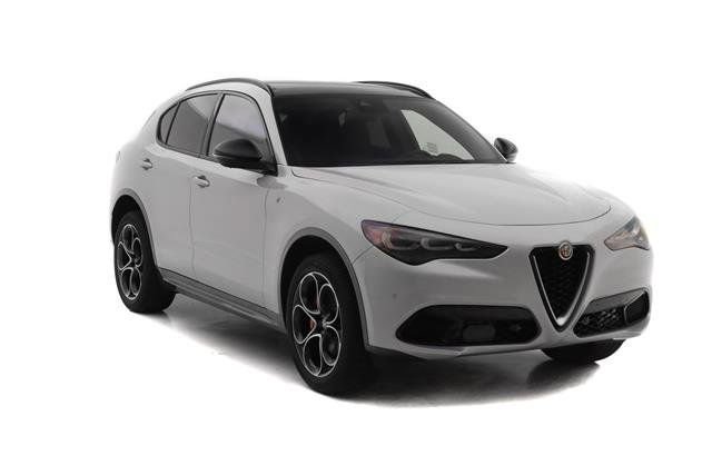 New 2024 Alfa Romeo Stelvio Ti image 2