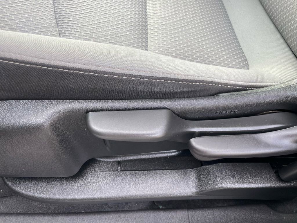 Used 2024 GMC Terrain SLE FWD image 10