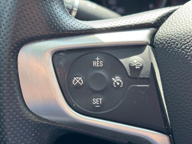 Used 2021 GMC Acadia SLE w/ Elevation Edition FWD image 18