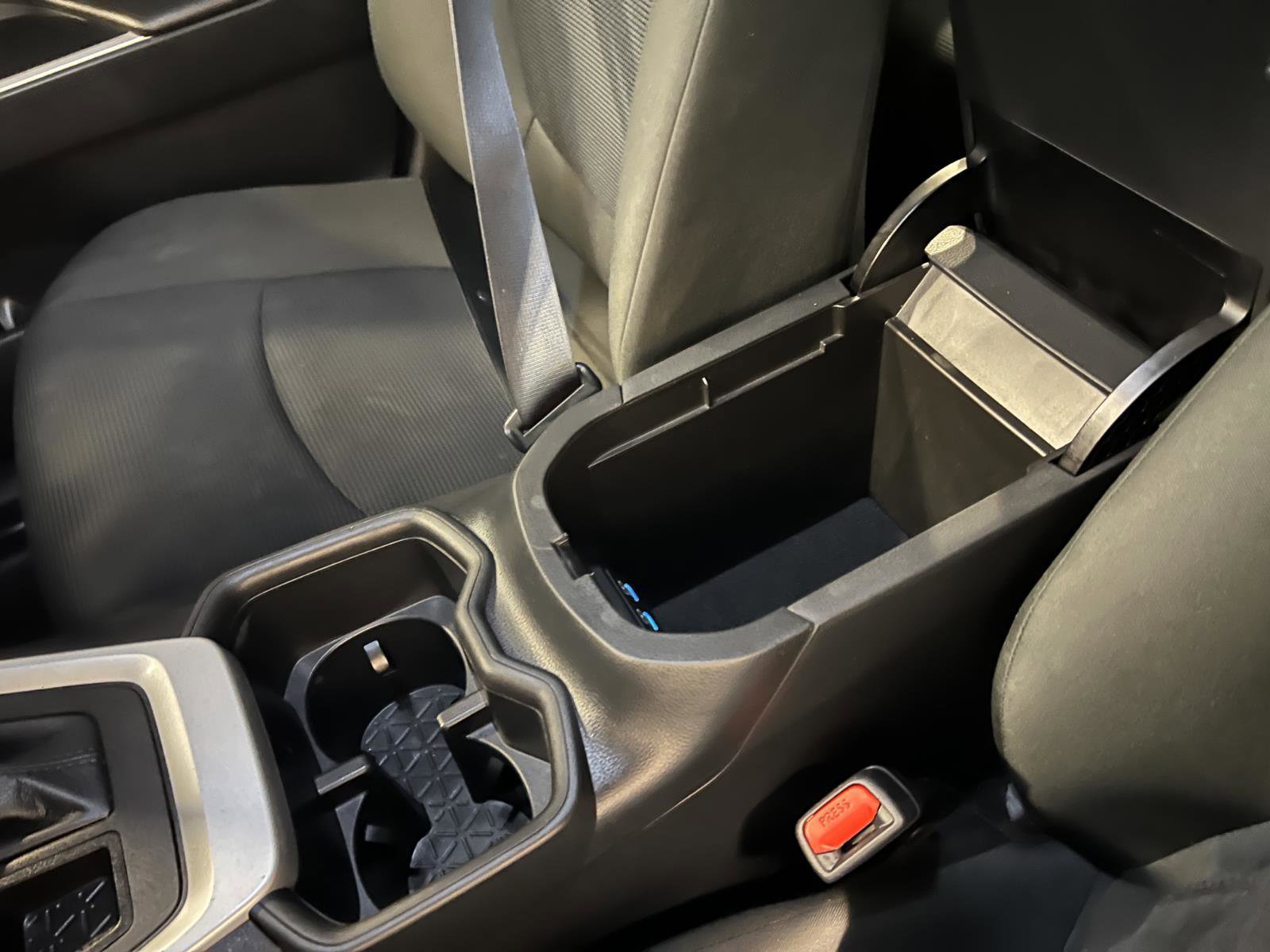 Used 2022 Toyota RAV4 LE AWD/4WD image 21