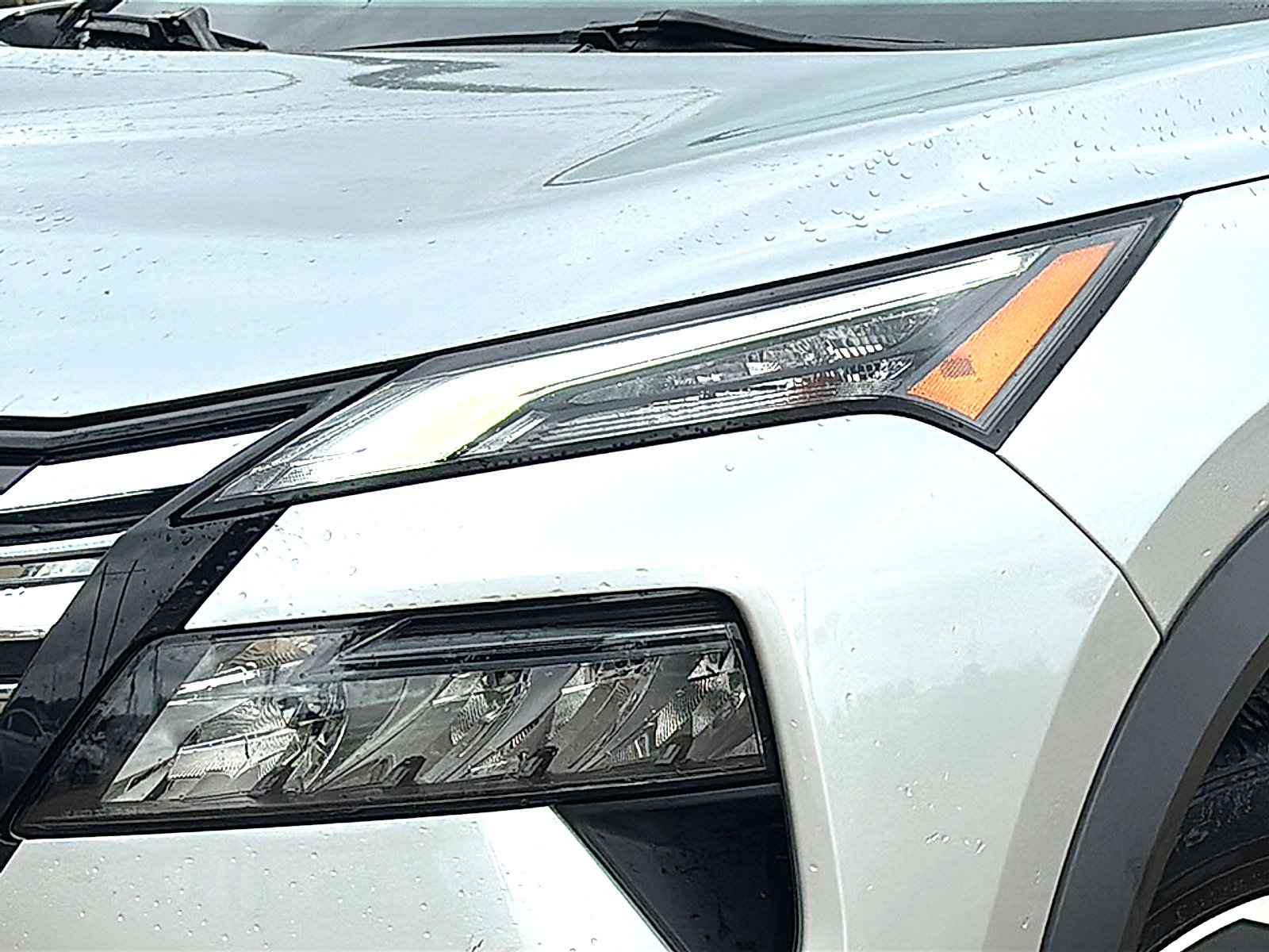 Used 2024 Nissan Rogue SV w/ SV Premium Package FWD image 3
