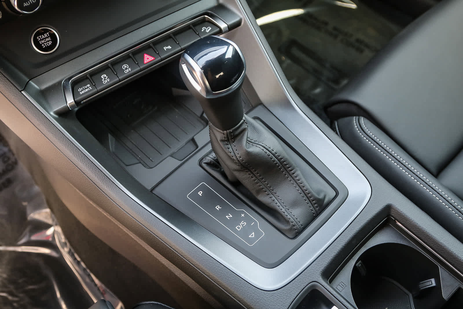 Used 2025 Audi Q3 2.0T Premium w/ Convenience Package image 19