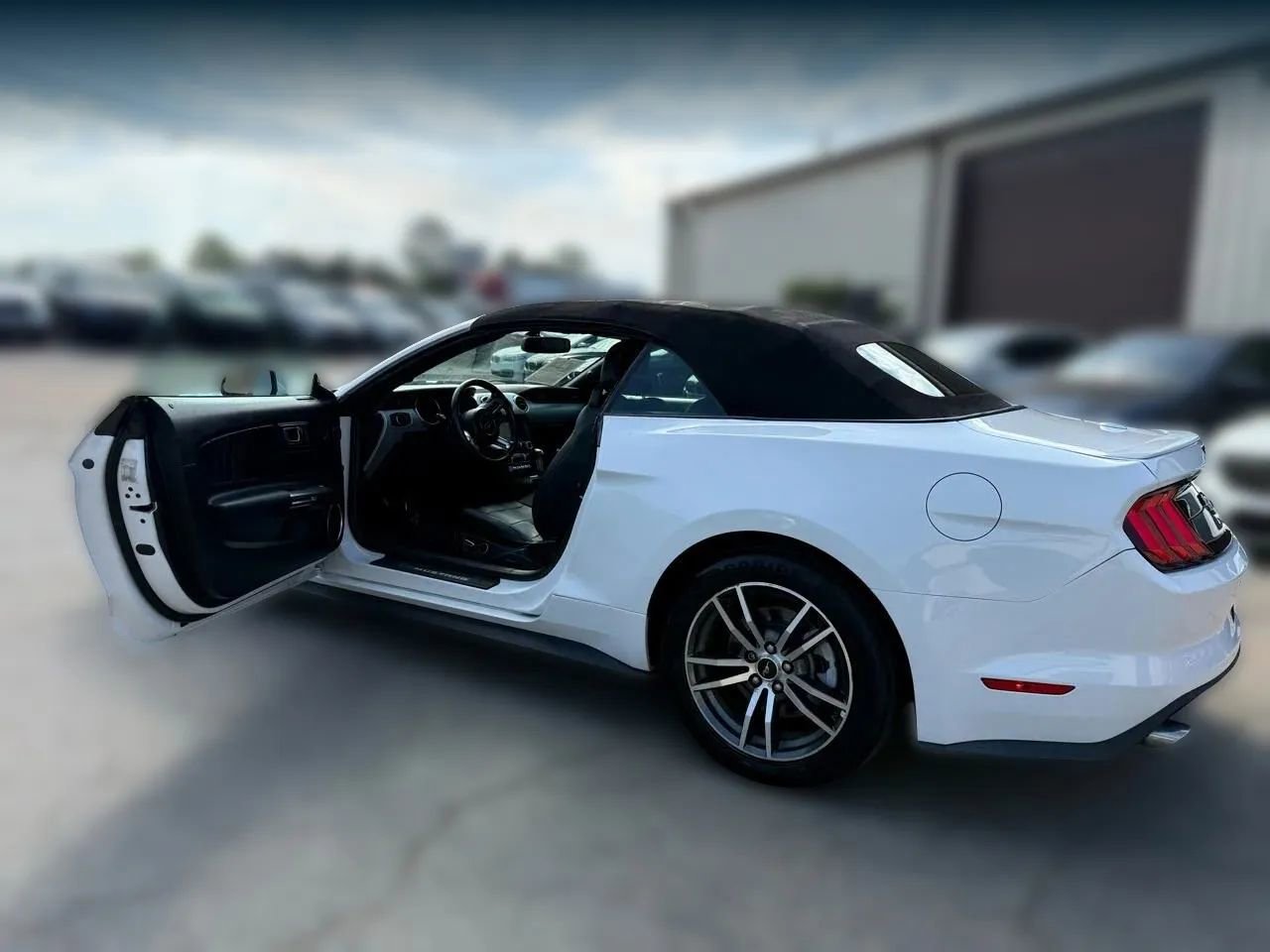 Used 2016 Ford Mustang Premium image 10