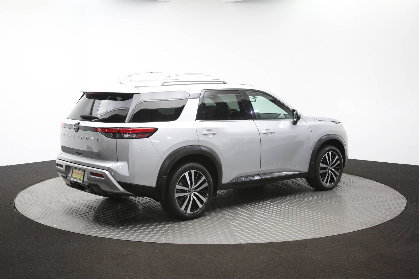 Used 2023 Nissan Pathfinder Platinum AWD/4WD image 39