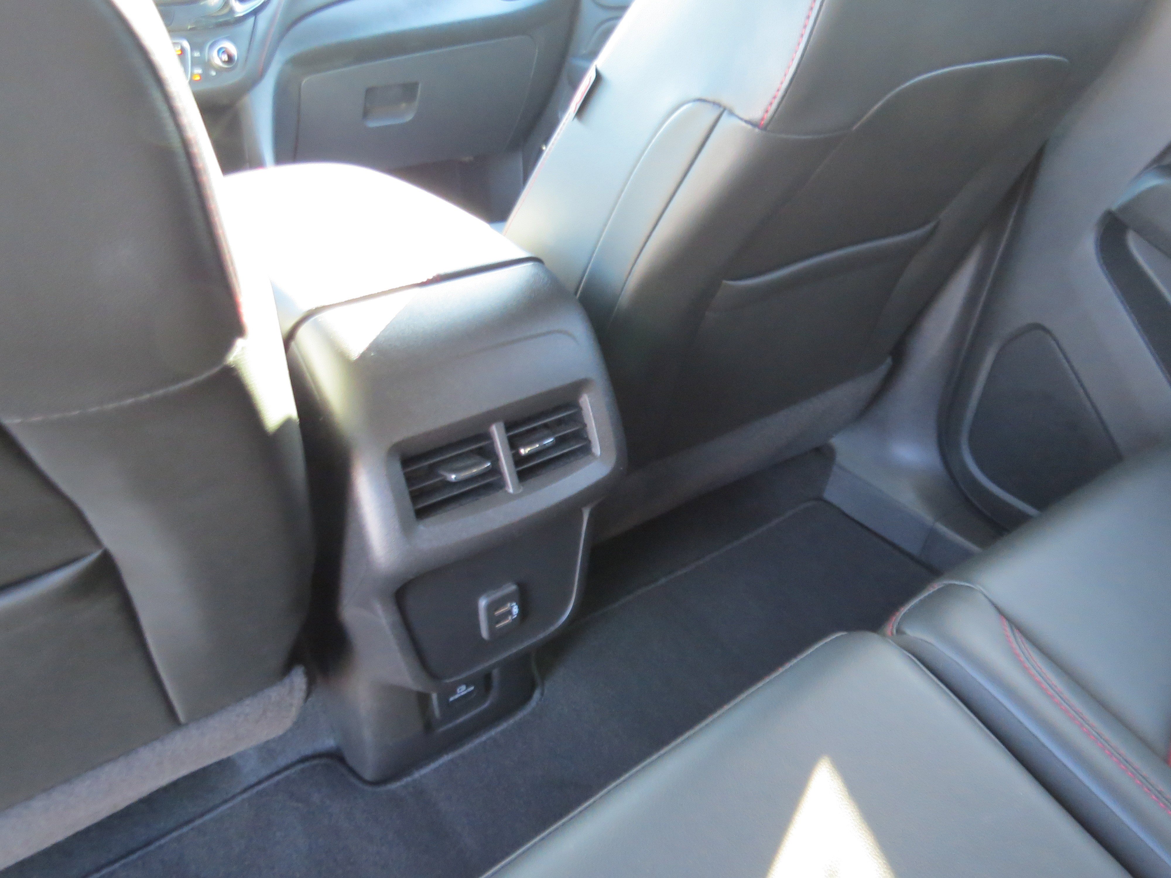 Used 2022 Chevrolet Equinox RS w/ RS Leather Package image 12