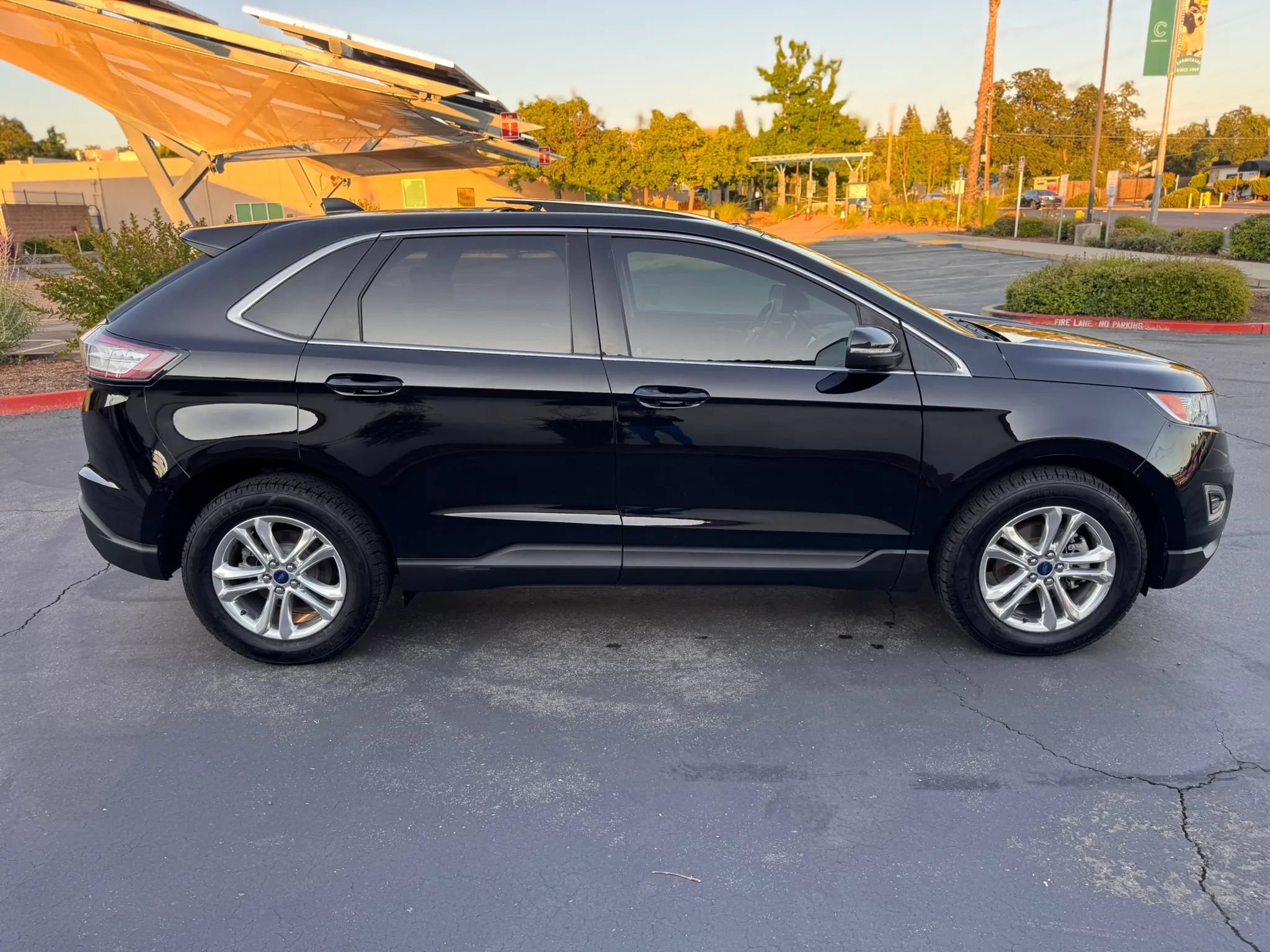 Used 2016 Ford Edge SEL w/ Equipment Group 201A FWD image 7