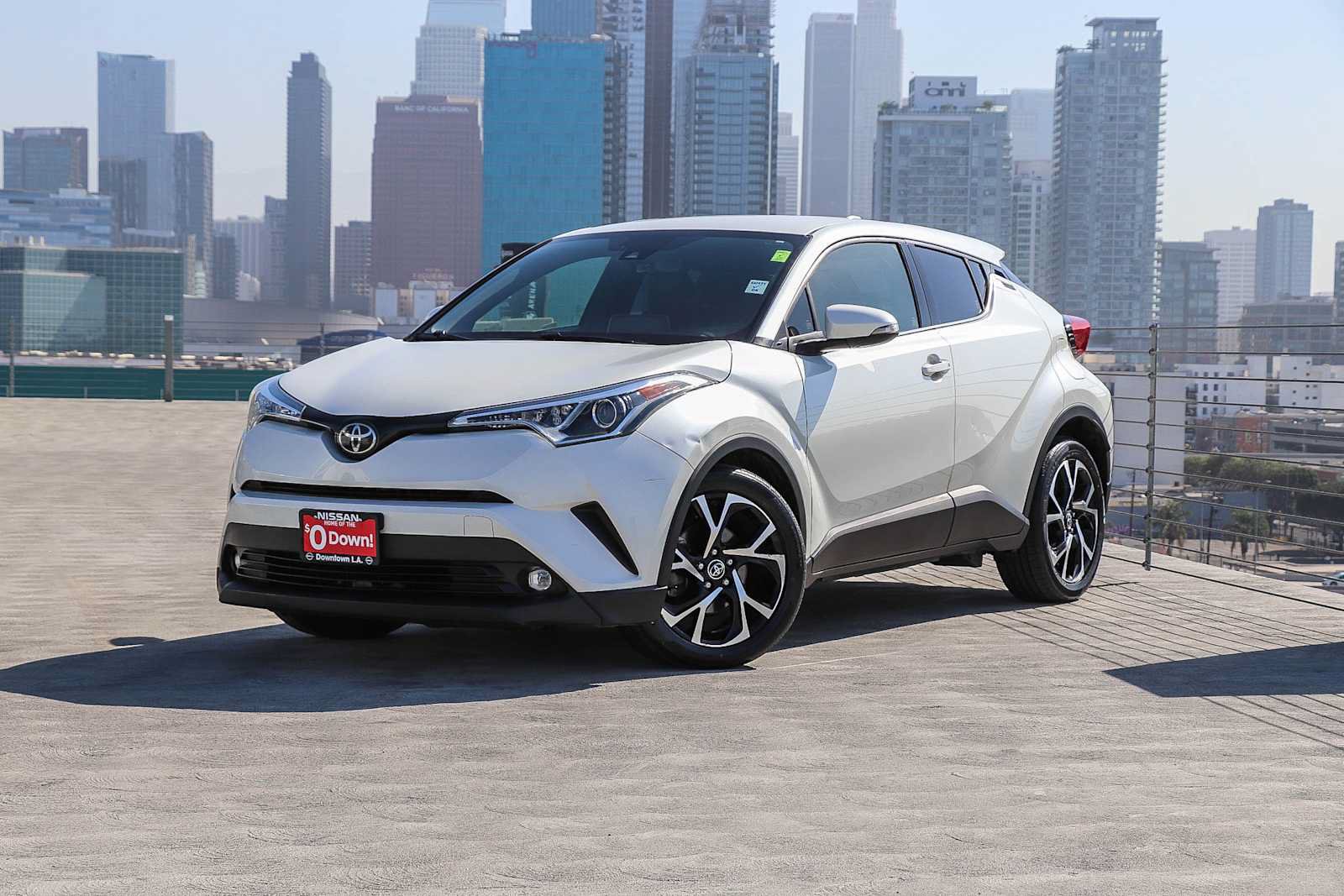 Used 2019 Toyota C-HR Limited FWD image 1