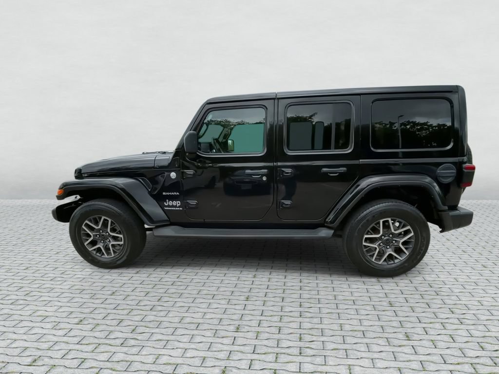 Used 2024 Jeep Wrangler Unlimited Sahara AWD/4WD image 5