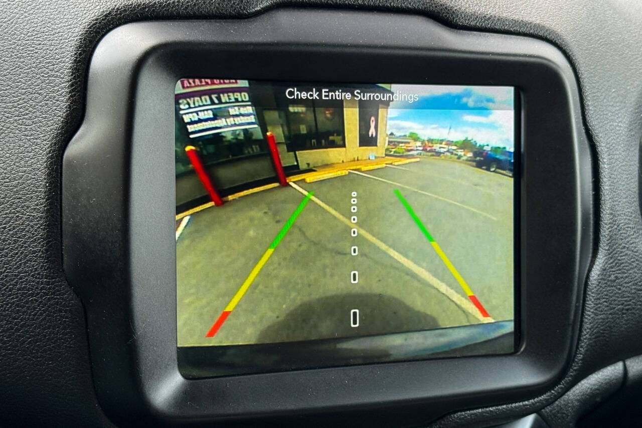 Used 2019 Jeep Renegade Trailhawk w/ UConnect 8.4 Nav Group AWD/4WD image 30