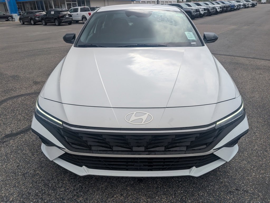 Used 2025 Hyundai Elantra SEL image 8
