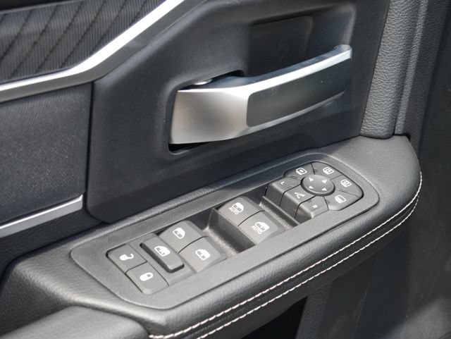 New 2026 RAM 2500 Big Horn w/ Night Edition AWD/4WD image 13