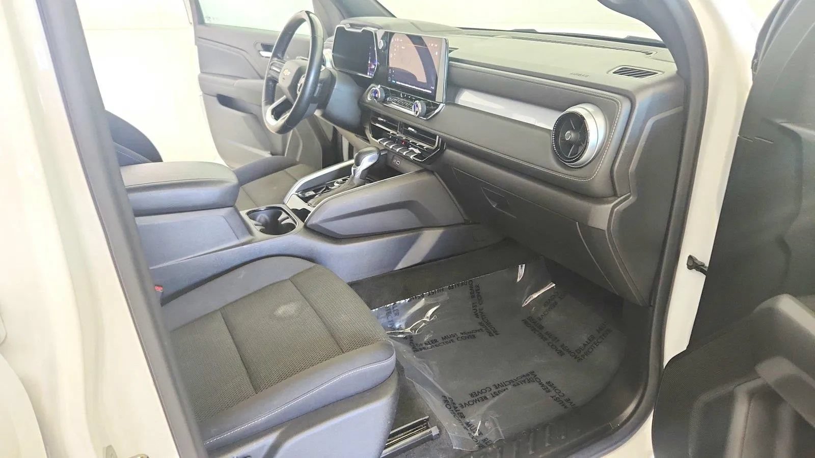 Used 2023 Chevrolet Colorado LT w/ LT Convenience Package AWD/4WD image 47