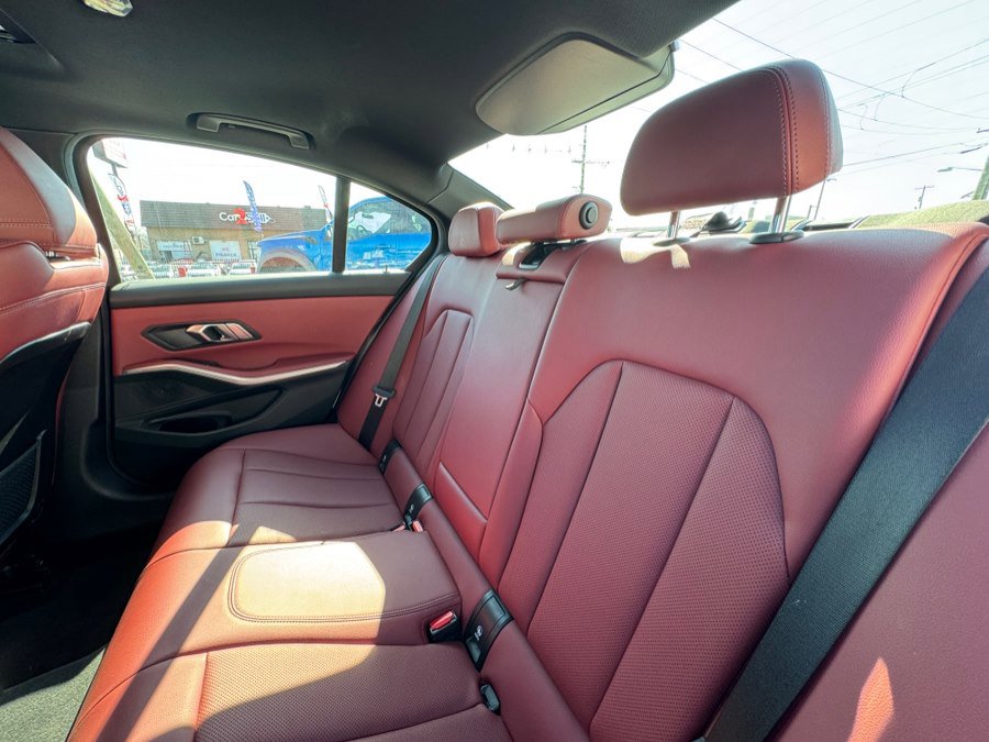Used 2023 BMW 330i xDrive Sedan w/ Premium Package AWD/4WD image 24