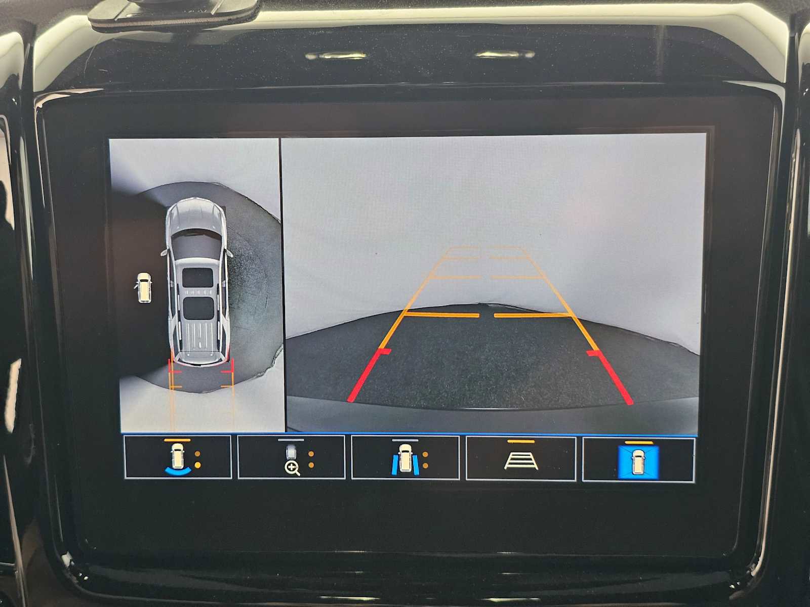 Used 2023 Chevrolet Traverse Premier image 28