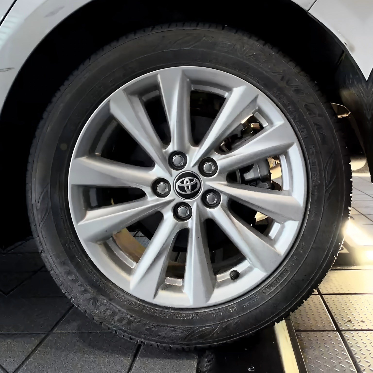 Used 2024 Toyota Corolla LE w/ LE Convenience Package FWD image 46