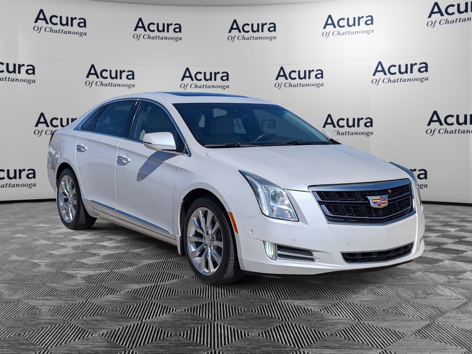 Used 2016 Cadillac XTS Premium image 2