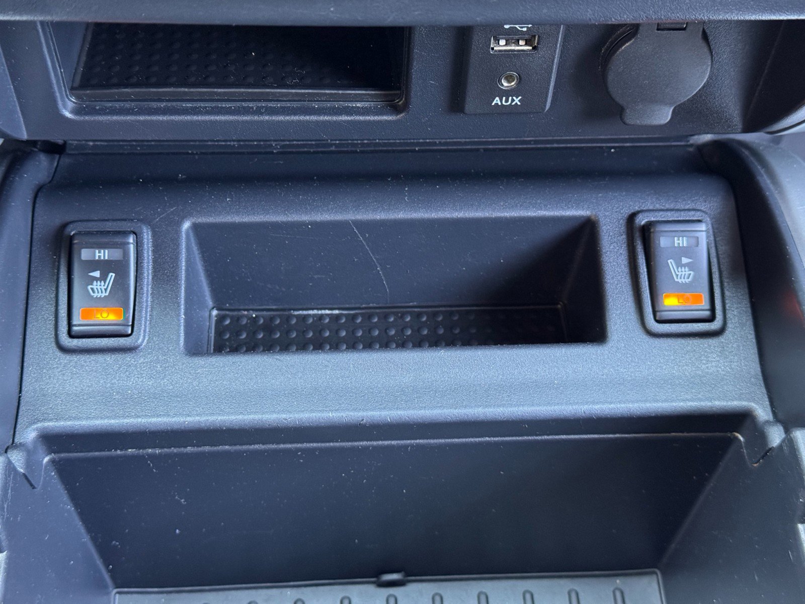 Used 2018 Nissan Titan SV w/ SV Convenience Package image 25